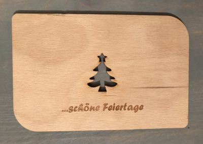 Holzpostkarte "schöne Feiertage"