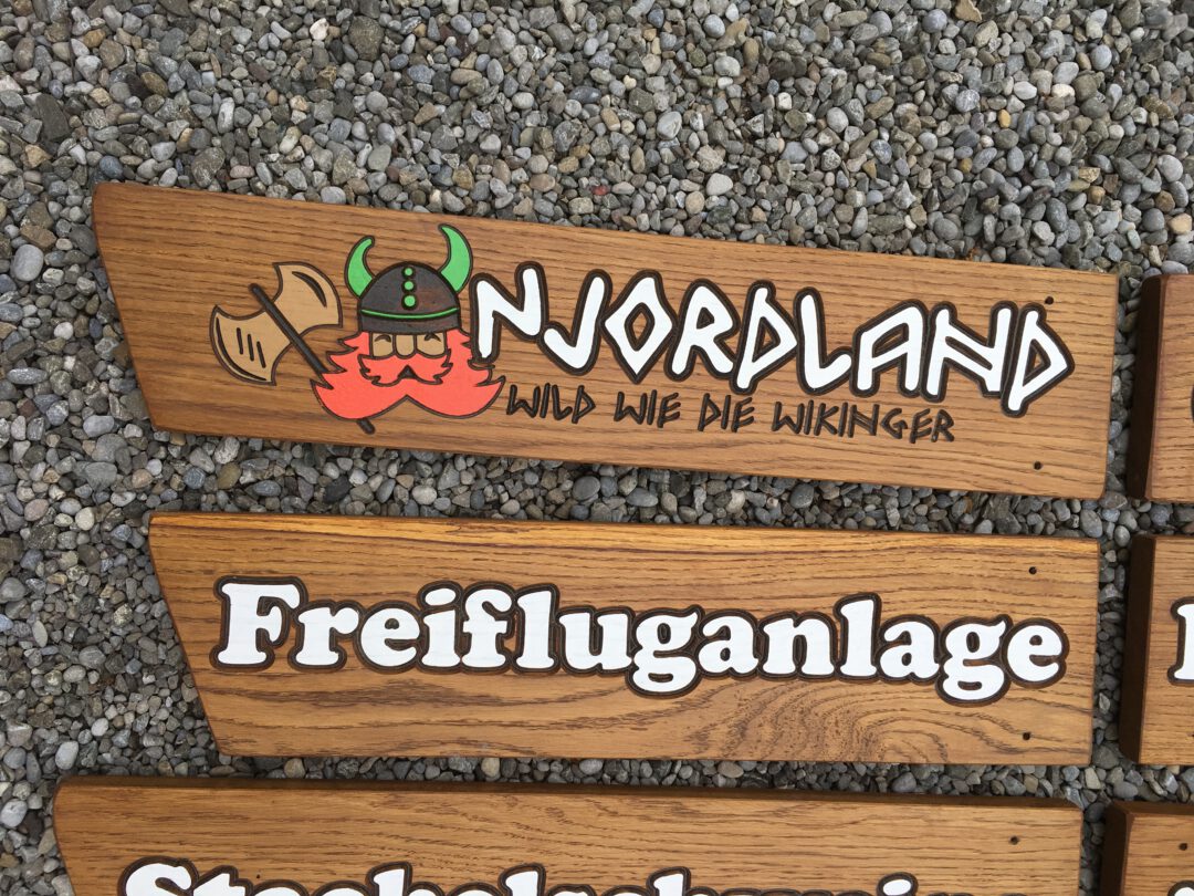 Wegweiser Logo Njordland Kontur farbig