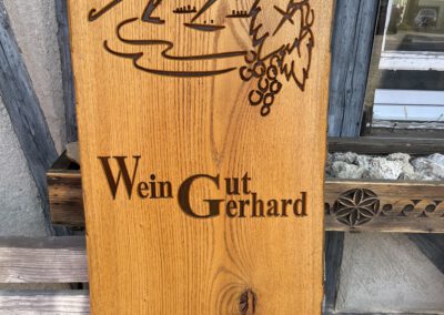 Holzschild rustikal ungesäumt Logo Werbeschild Firmenschild Weingut